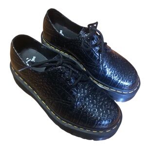 DR MARTENS 1461 quad croc emboss leather platform shoe in gunmetal